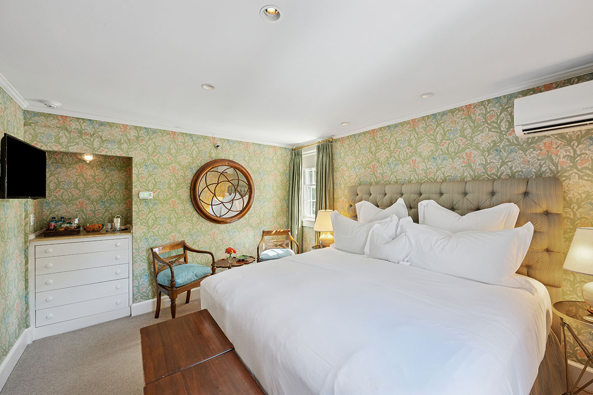 Luxury inn and dining destination in the Hamptons