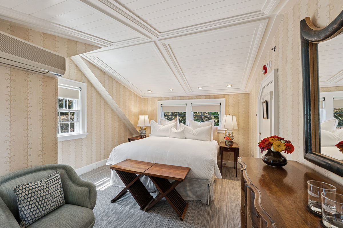 Luxury inn and dining destination in the Hamptons