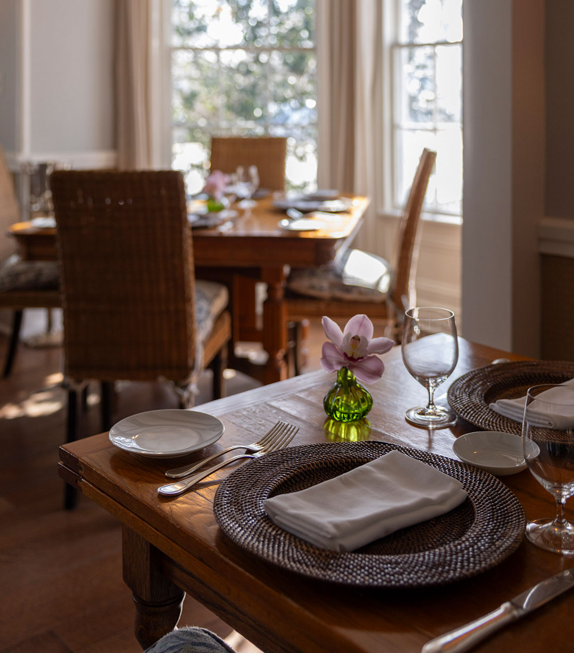 Upscale restaurant and boutique inn experience in the Hamptons