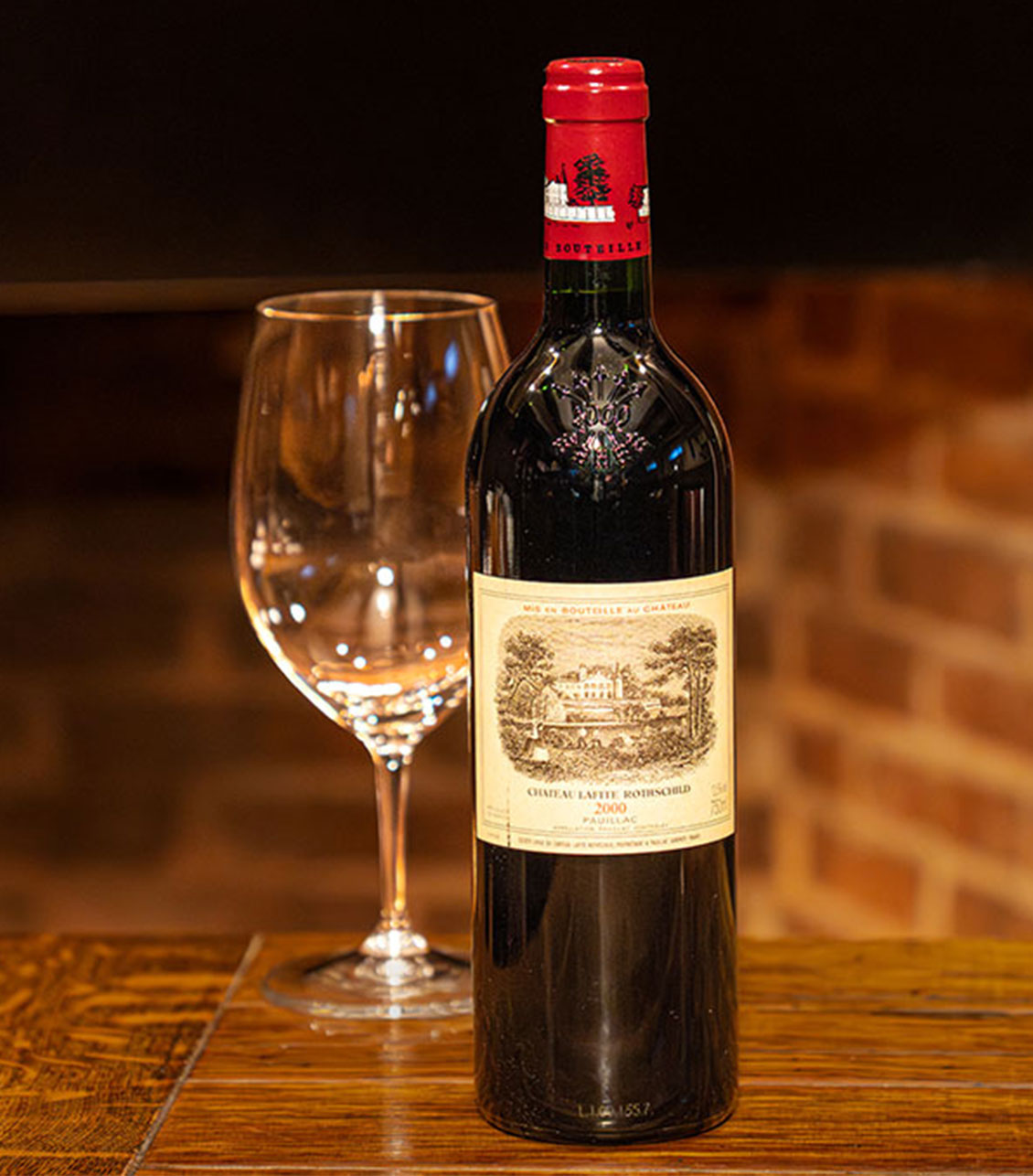 Upscale restaurant and boutique inn experience in the Hamptons