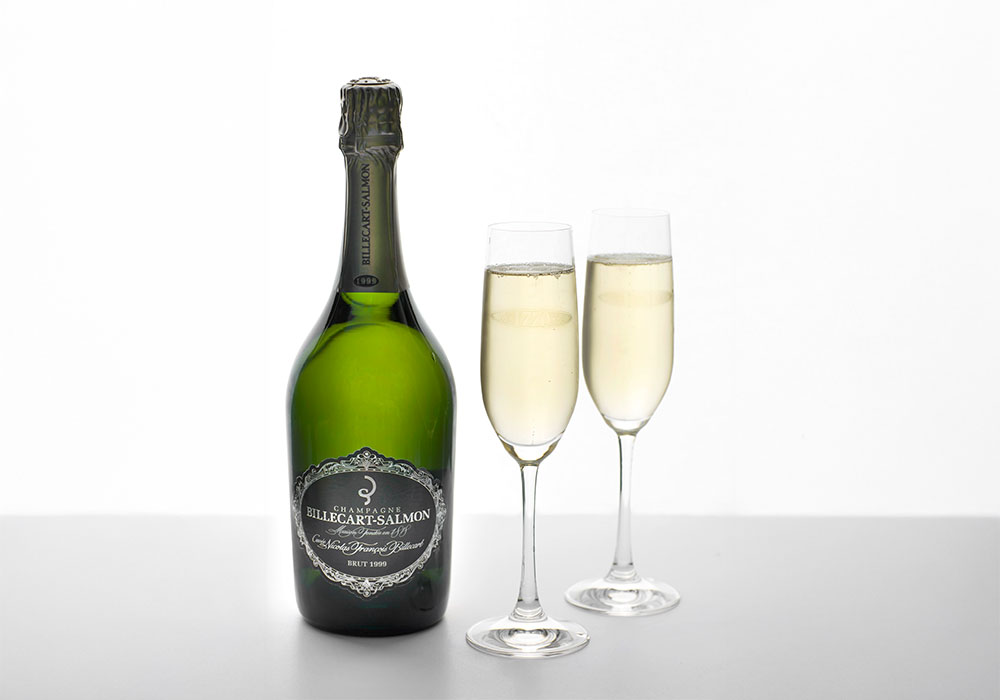 Upscale restaurant and boutique inn experience in the Hamptons