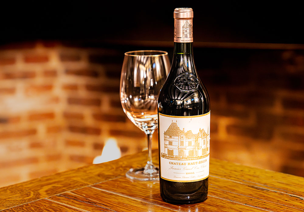 Upscale restaurant and boutique inn experience in the Hamptons