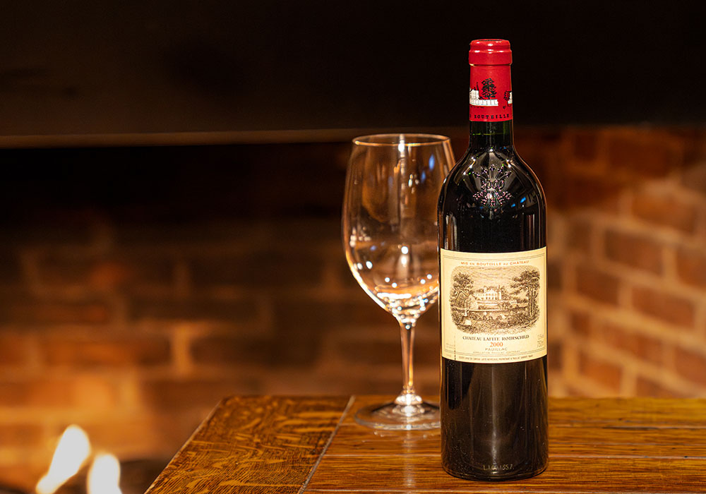 Upscale restaurant and boutique inn experience in the Hamptons