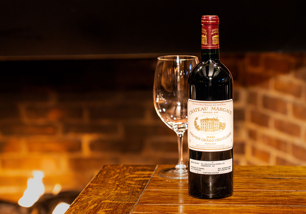 Upscale restaurant and boutique inn experience in the Hamptons